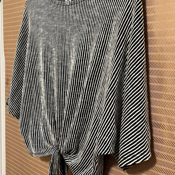 CAUTION TO THE WIND~BLOUSE~SM - Picture 5 of 5